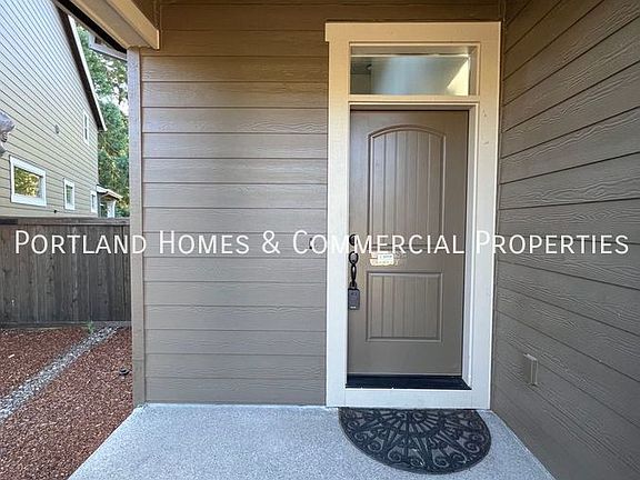 2nd image of 1023 SE 8th Ave
