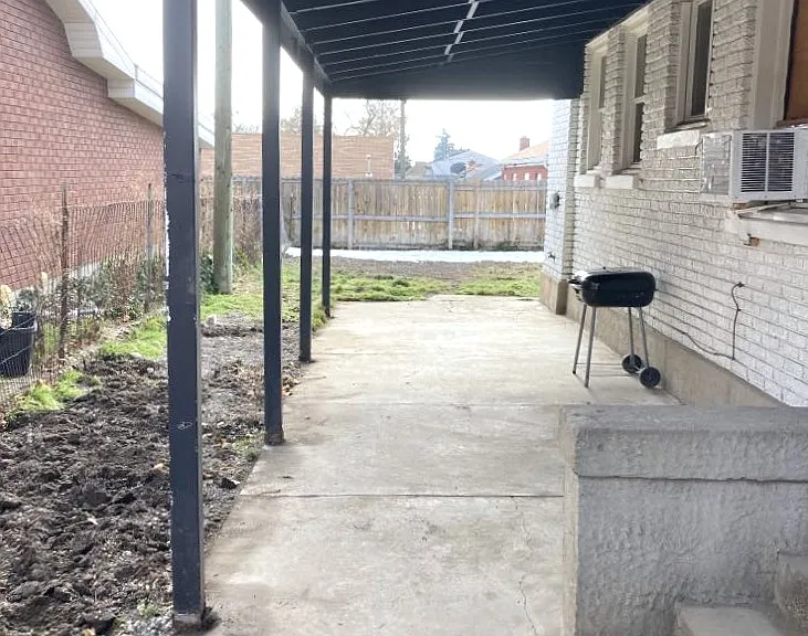 396 N Center St — Photo 12