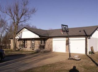 1004 S Chestnut St, Buffalo, MO 65622