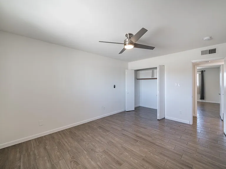 116 W Geneva Dr — Photo 22