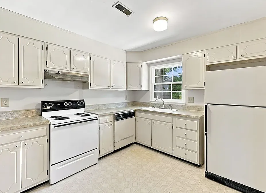 3 bed, 1579 sqft, $825 — Photo 3