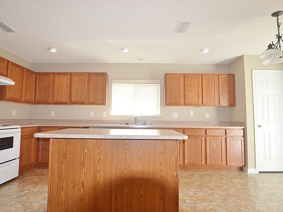 4th image of 11500 Brian Lakes Dr