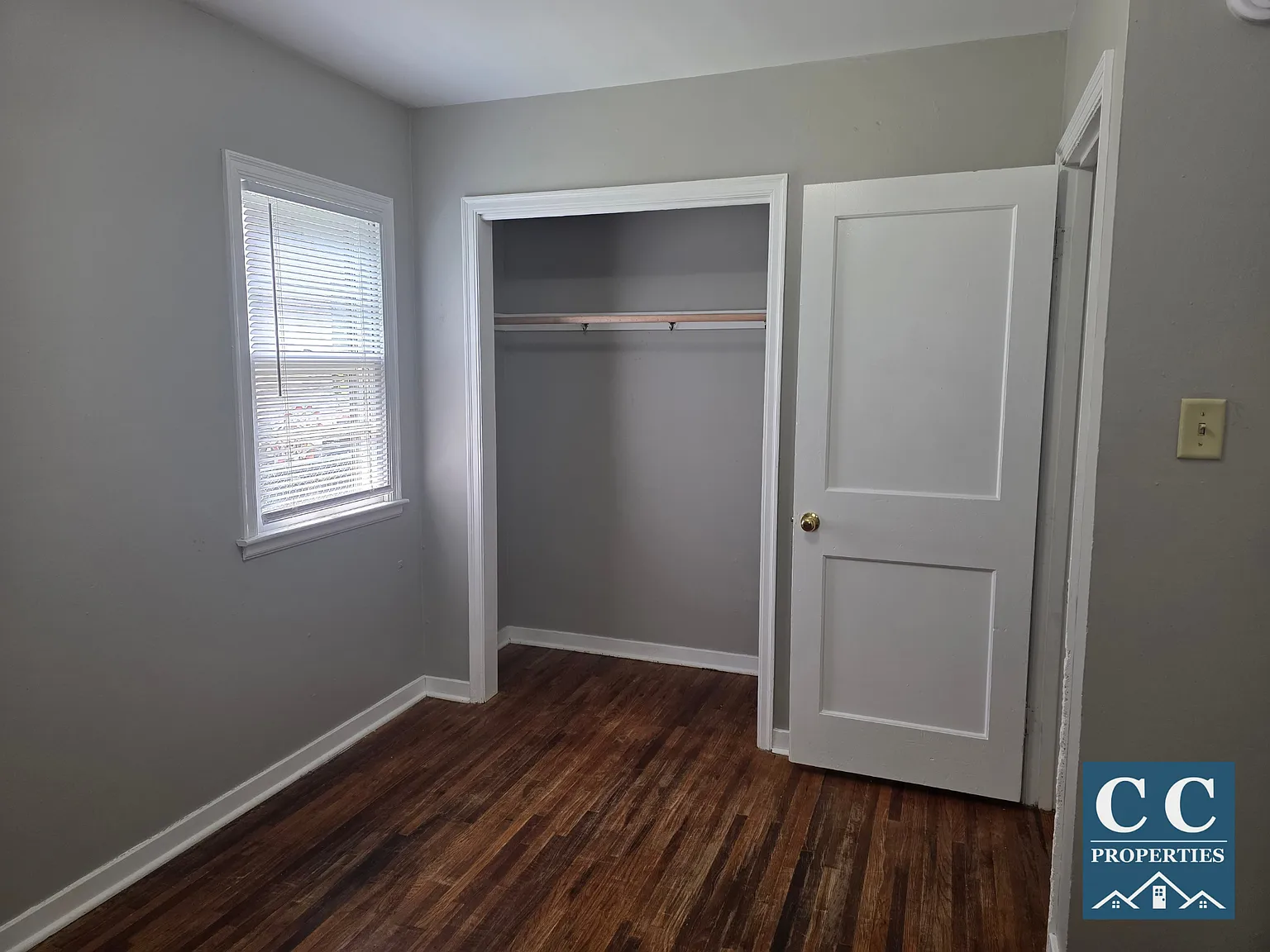 3 bed, $1,400 — Photo 2