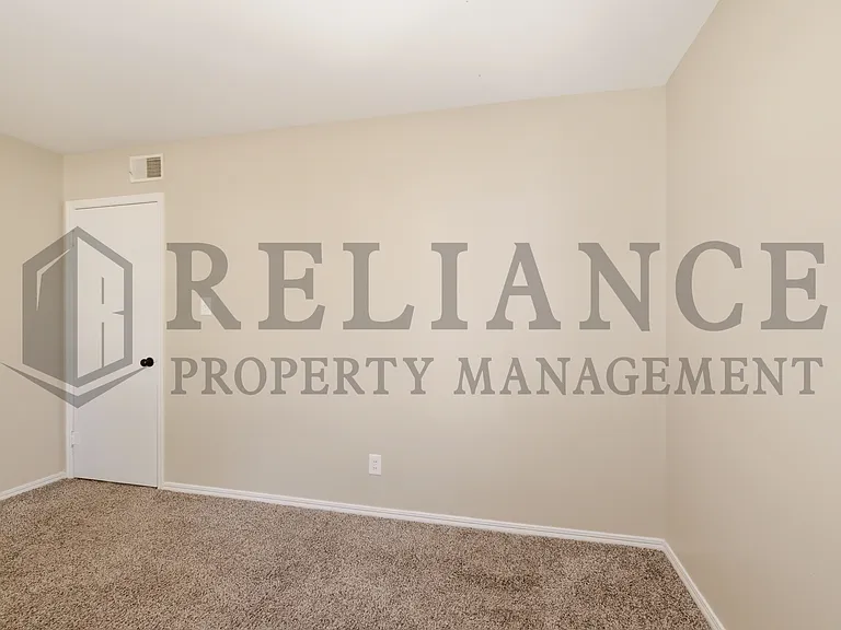 4546 S Osage St — Photo 25