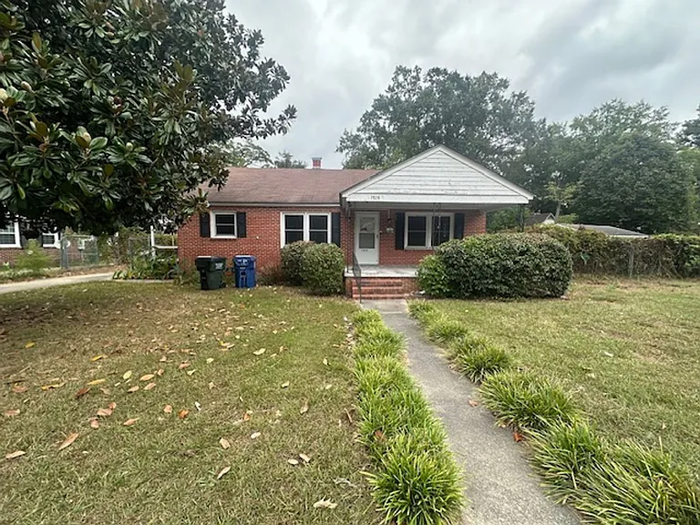 1323 N Independence St — Photo 1