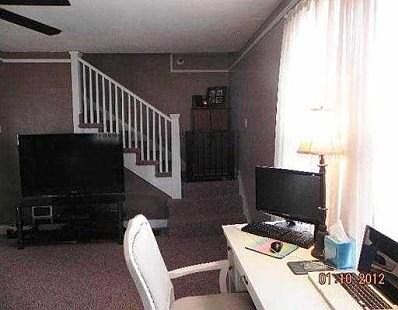 3rd image of 638 Sweitzer St