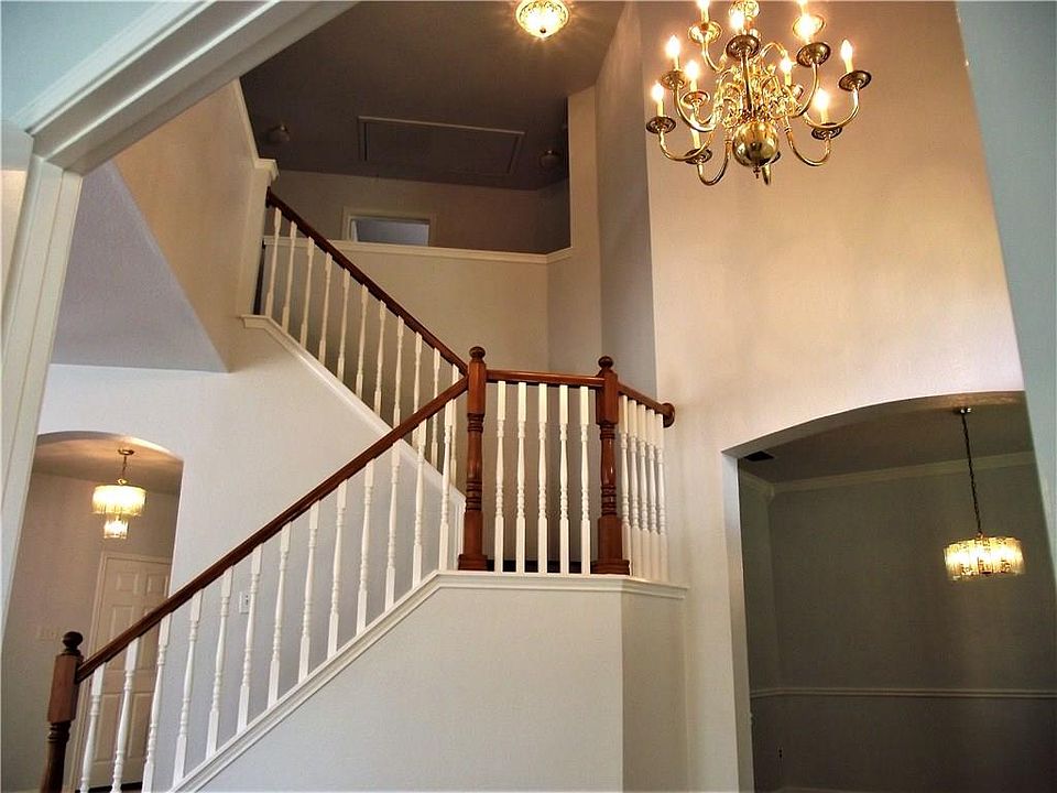 1st image of 2633 Zoeller Dr