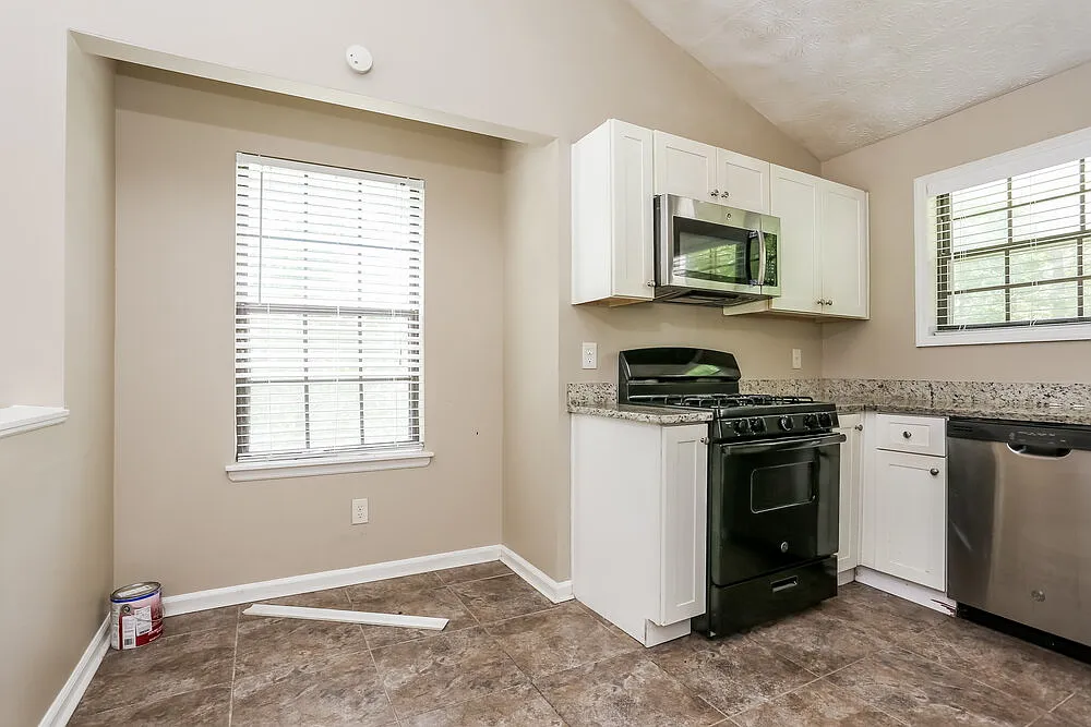 4 bed, 3.5 bath, 1784 sqft, $2,005 — Photo 4