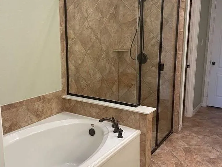 2444 Sunderland Ln — Photo 20