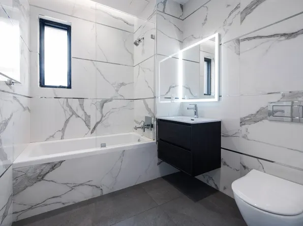 329 Gates Avenue image 5 of 19