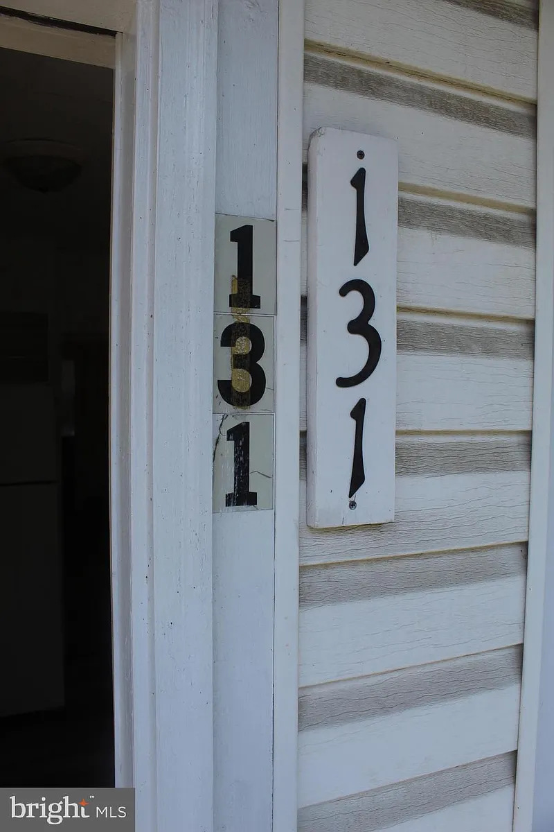 Building Photo - 131 Ray St #1