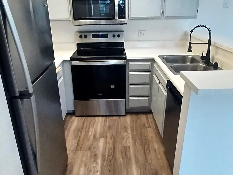 Windrose Place Pasadena — Photo 57