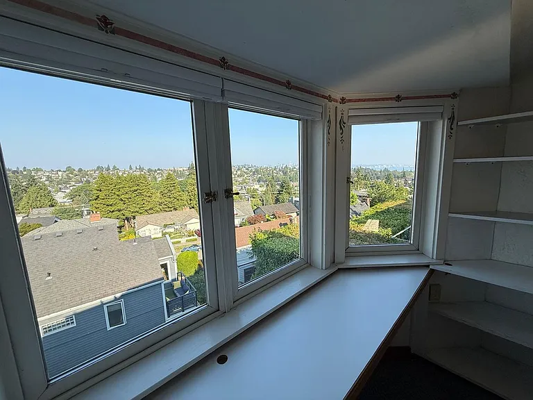 2466 Montavista Pl W — Photo 26