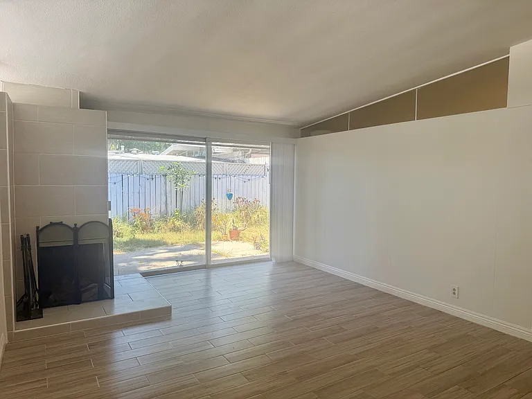 1123 Gravelia St — Photo 8