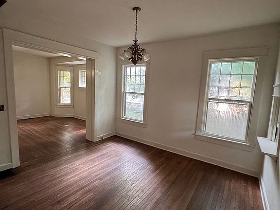 5th image of 600 E University St #61875af62