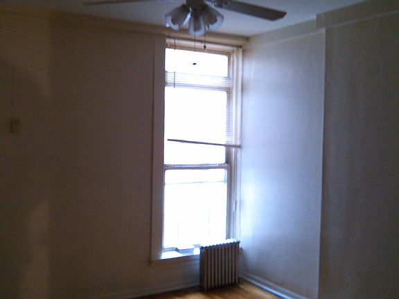 2nd image of 523 Bainbridge St #1