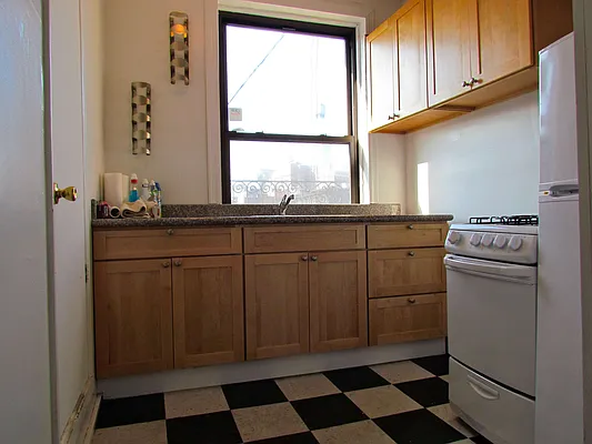 Rented by Landmark Real Estate | media 32