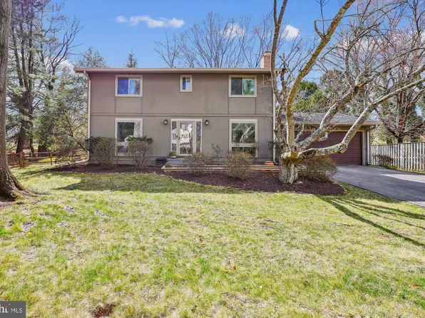 11400 Brandy Hall Ln, Gaithersburg, MD 20878