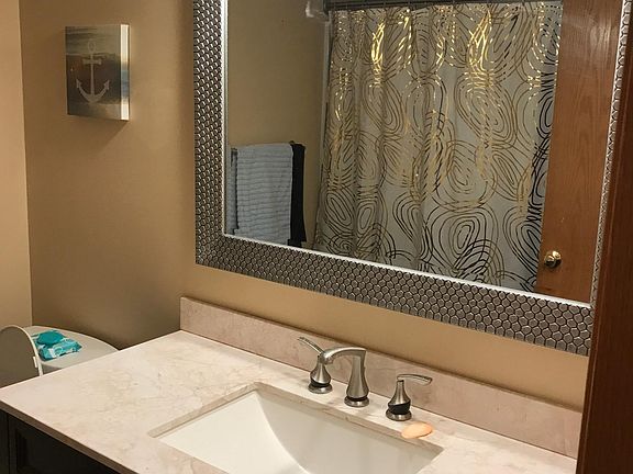 full bathroom - upstairs
