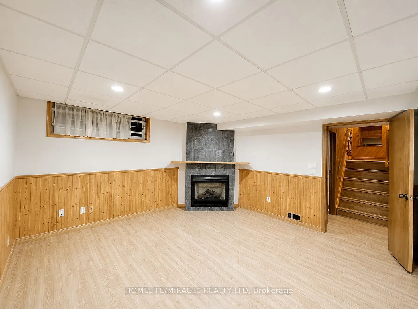 4 bed, $1,900 — Photo 4