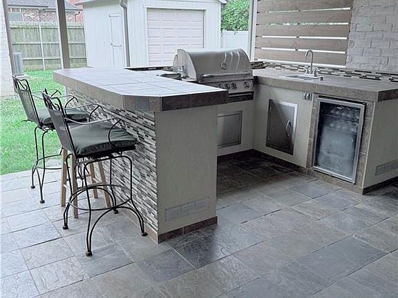 5th image of 205 Bayou Gentilly Ln
