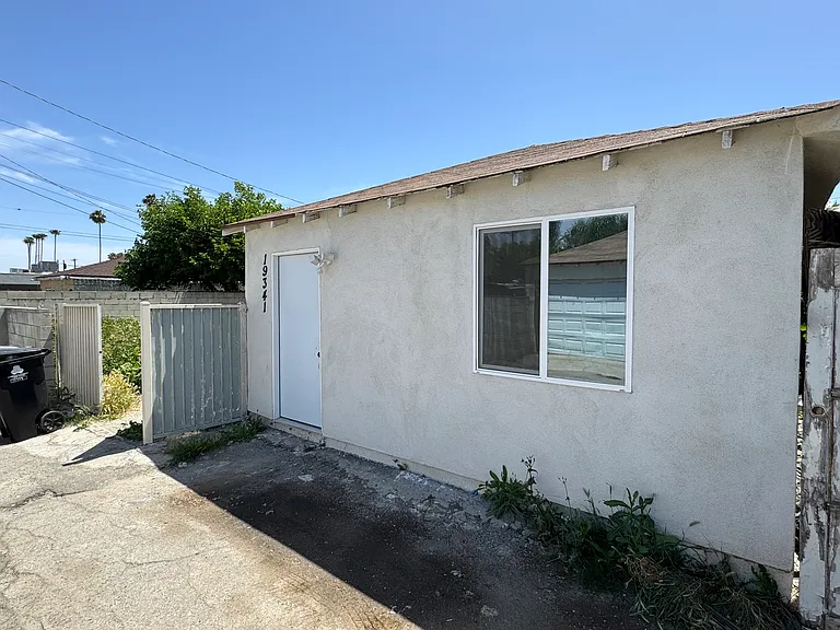 19339 Vanowen St #B — Photo 24