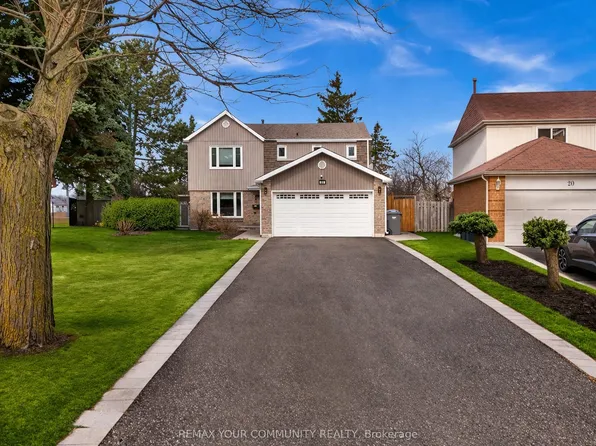 22 Madelaine Cres, Brampton, ON L6S 2Y9