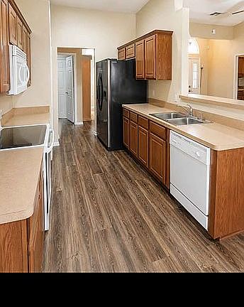 3rd image of 5708 Aberdeen Ct