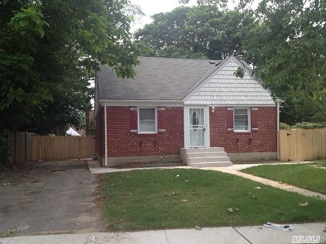 1st image of 698 Jaffa Ave