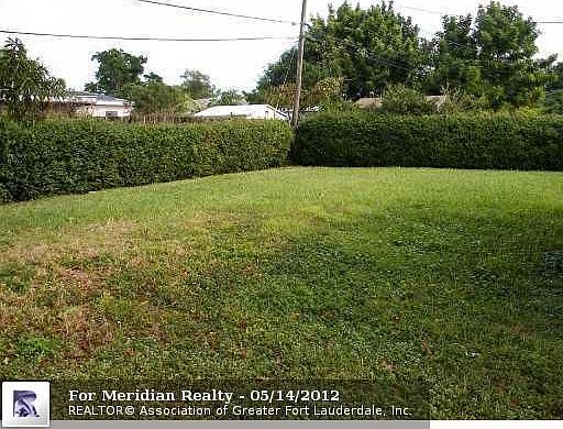 4th image of 581 NW 193rd St