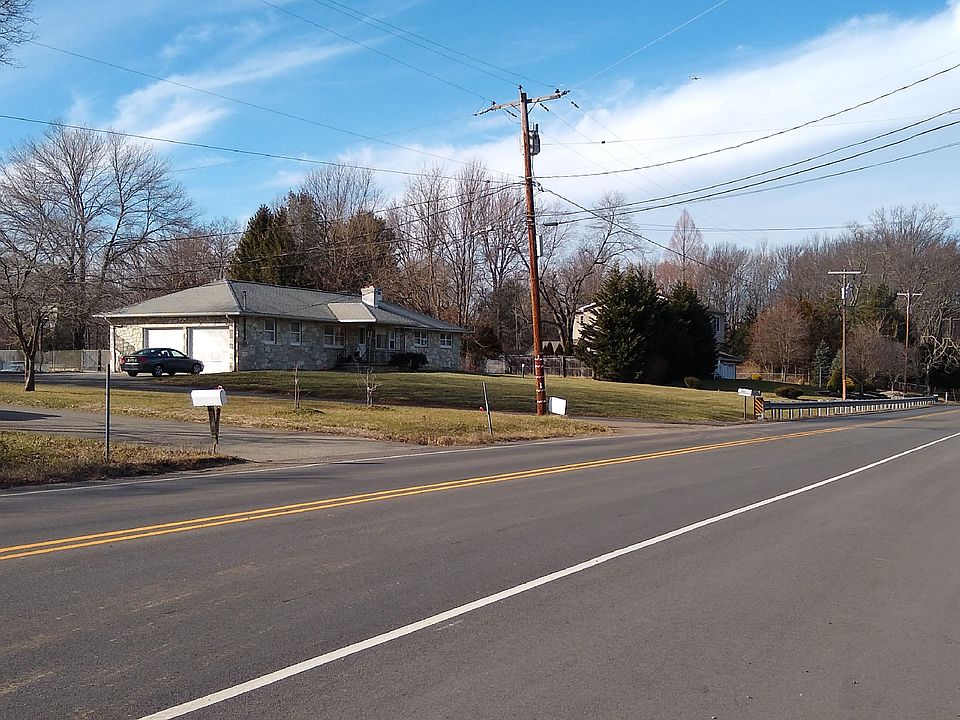 2nd image of 559 Spotswood Englishtown Rd