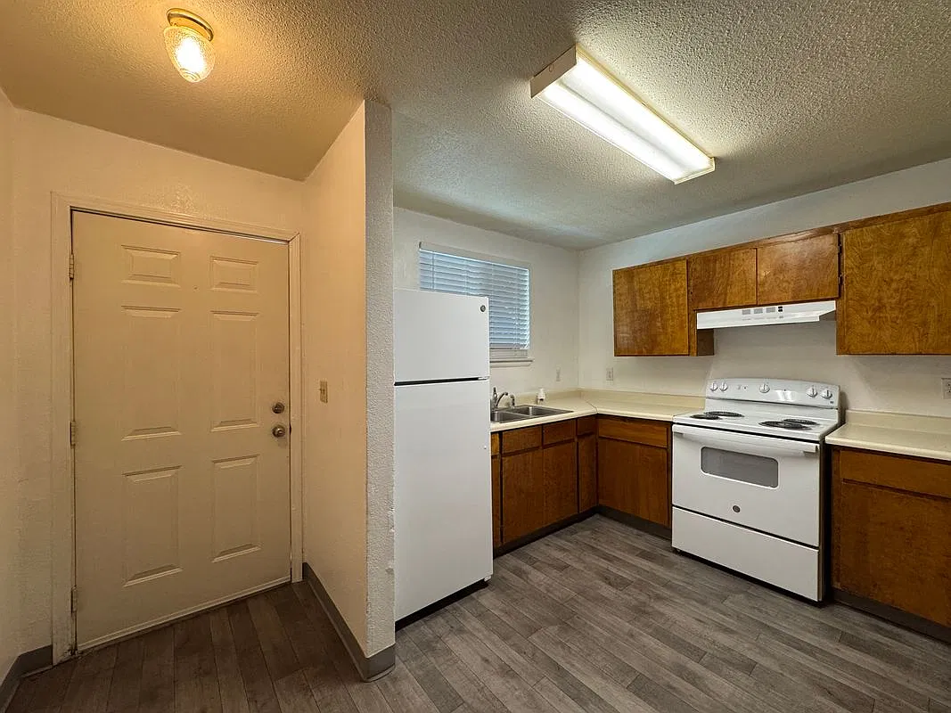 2 bed, 1.0 bath, 784 sqft, $1,550 — Photo 4