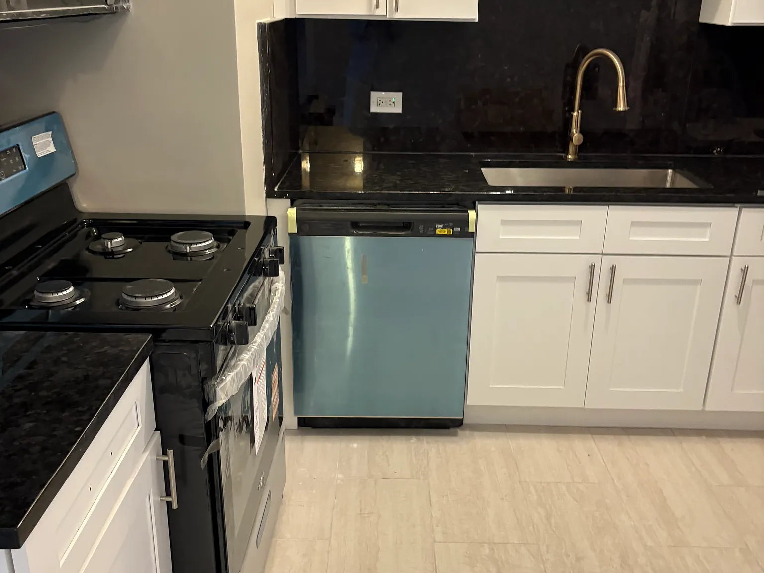 1 bed, 800 sqft, $1,700 — Photo 3