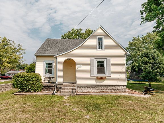 2nd image of 1317 Pleasantview Ave