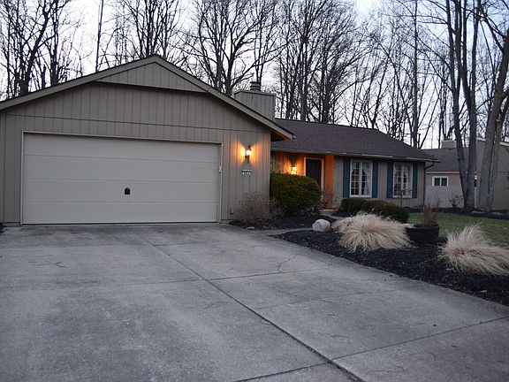 2nd image of 9854 Pebble Brook Ln