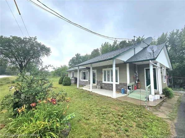 11 Robertson Brook Rd, Tracadie, NB E9H 1M1