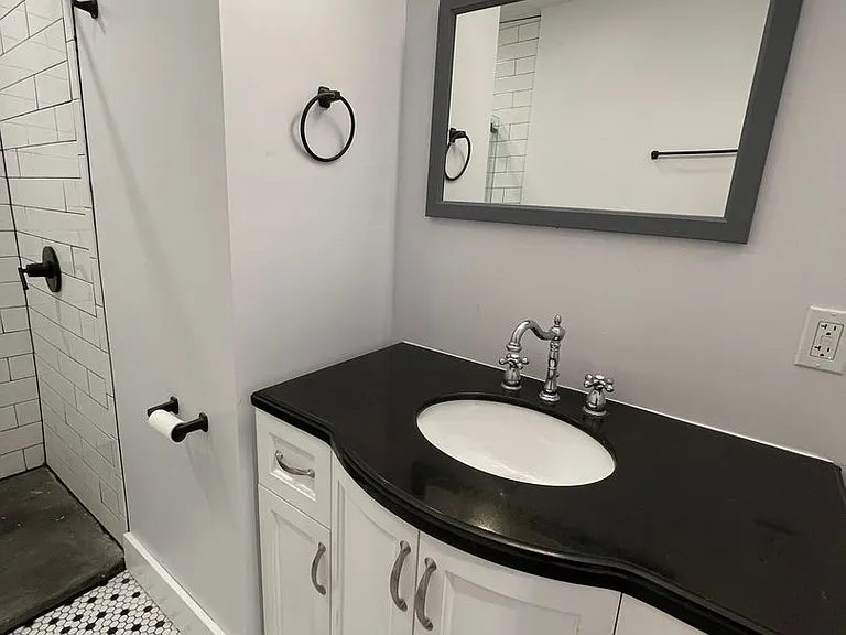 88 Courtney Ave. — Photo 11