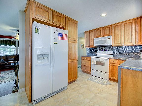 3rd image of 10338 S Lake Dr #133
