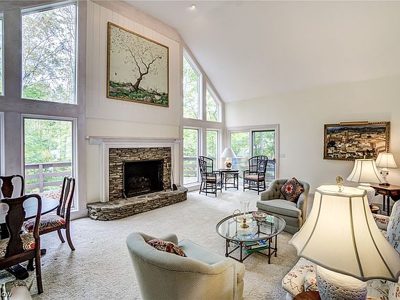 4th image of 17409 Wild Oak Pl