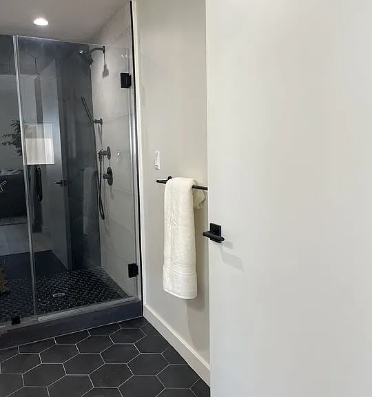124 S Croft Ave #403 — Photo 9