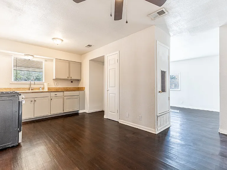 7802 Rimfire Dr — Photo 10
