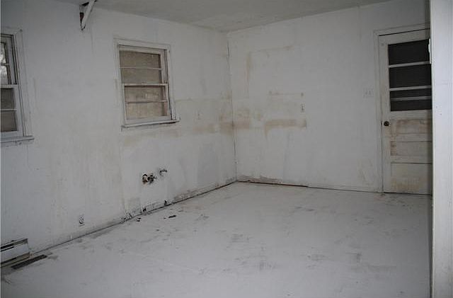 2nd image of 107 Oak Ave