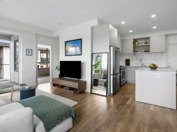 735 Anskar Ct #612, Coquitlam, BC V3J 0L7