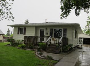 305 3rd Ave SE, East Grand Forks, MN 56721