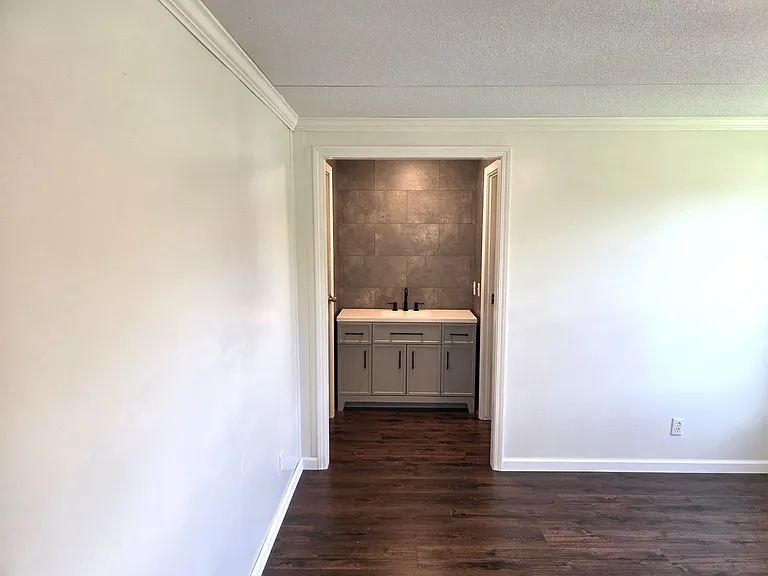 8659 W Pine St — Photo 4