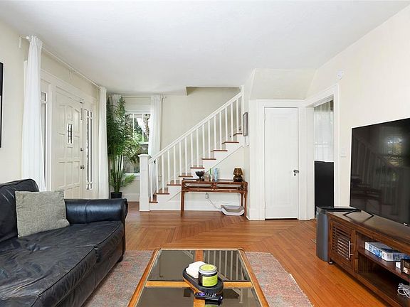 3rd image of 540 11TH AVENUE N