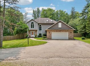 W9015 Lakeview Dr, Cambridge, WI 53523