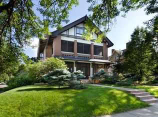 682 Lincoln Ave, Saint Paul, MN 55105