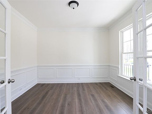 4th image of 5287 Saint Leger Dr