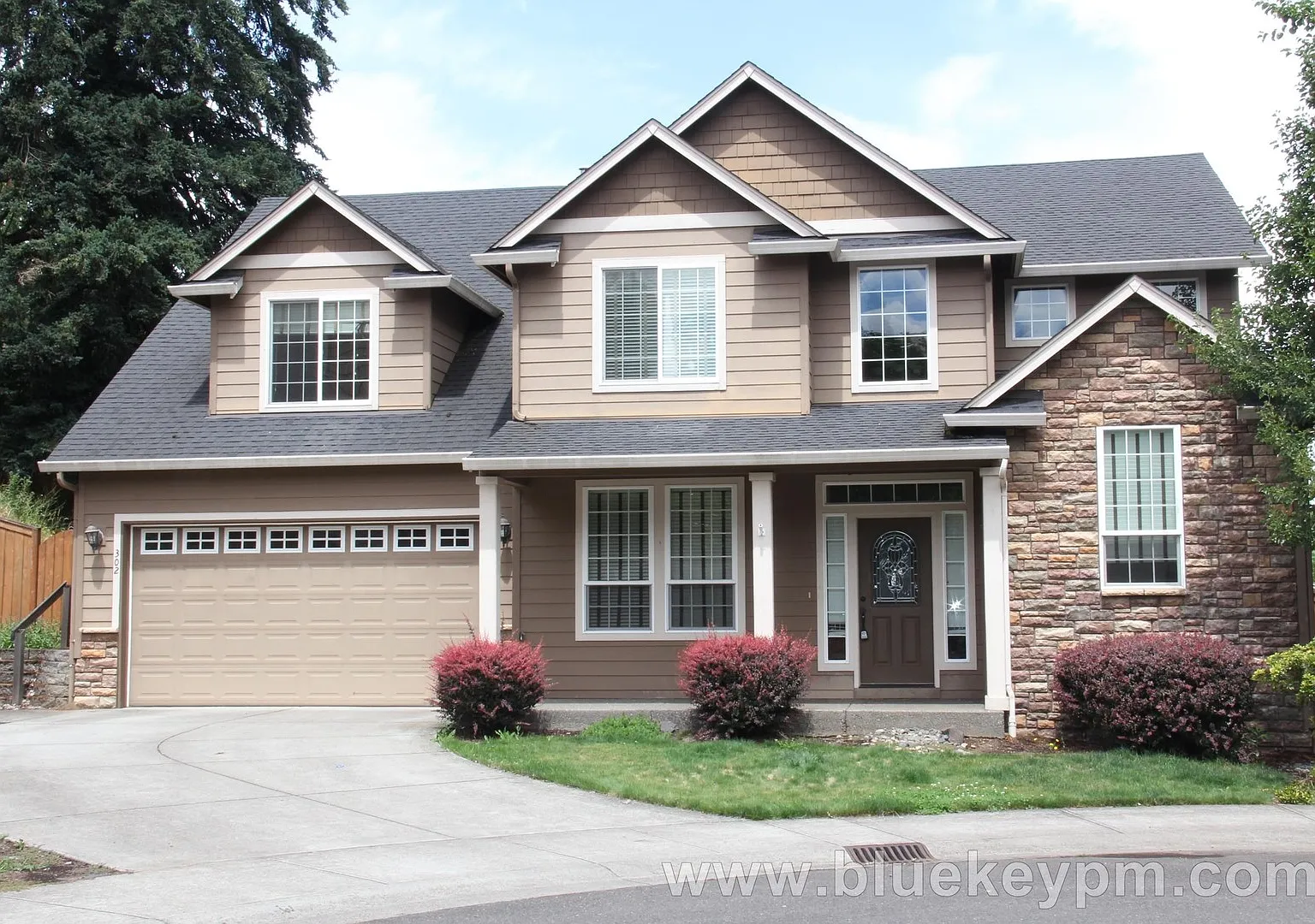 4 Bed, 2.5 Baths Home in Cul-de-sac Near Burnt Bridge Creek Trails — Photo 1